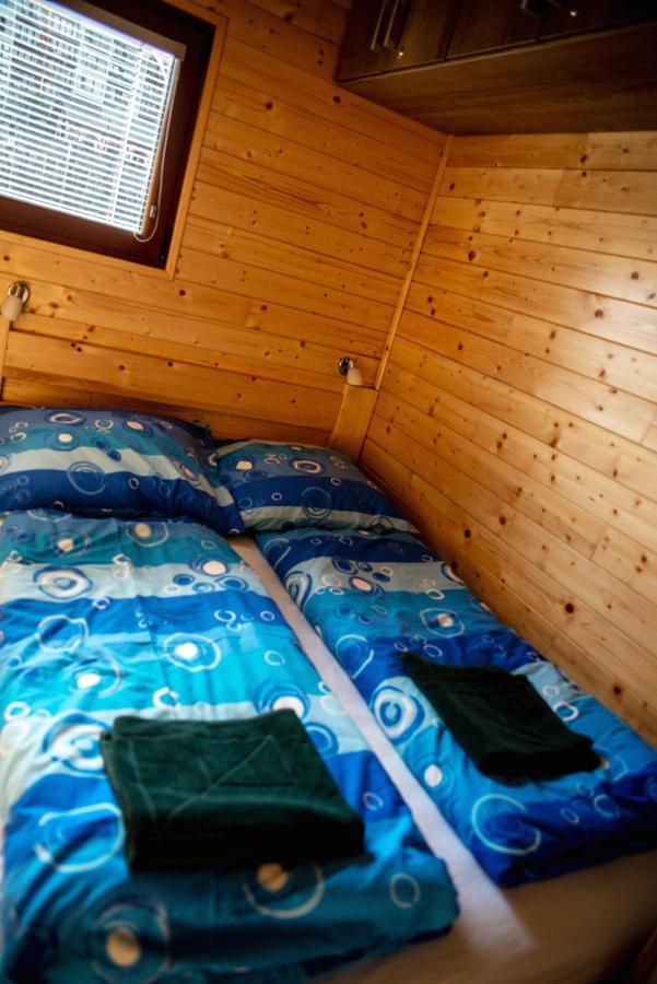 Houseboat Bonanza Prague Hotel Ngoại thất bức ảnh